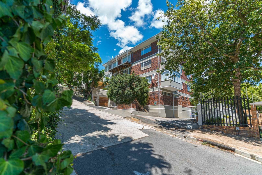 2 Bedroom Property for Sale in Sea Point Western Cape